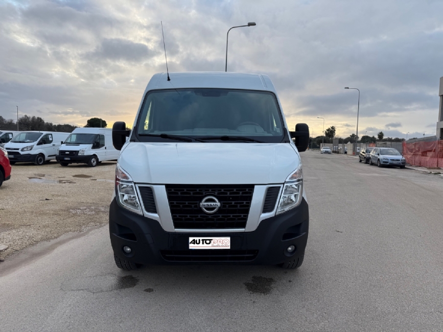 NISSAN NV400
