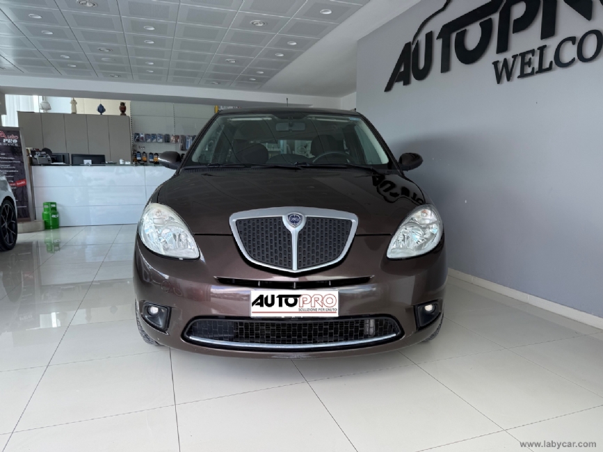 LANCIA Ypsilon