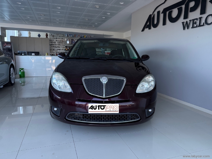 LANCIA Ypsilon