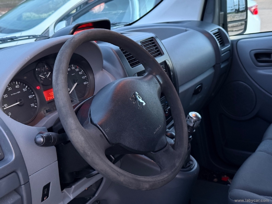 PEUGEOT Expert