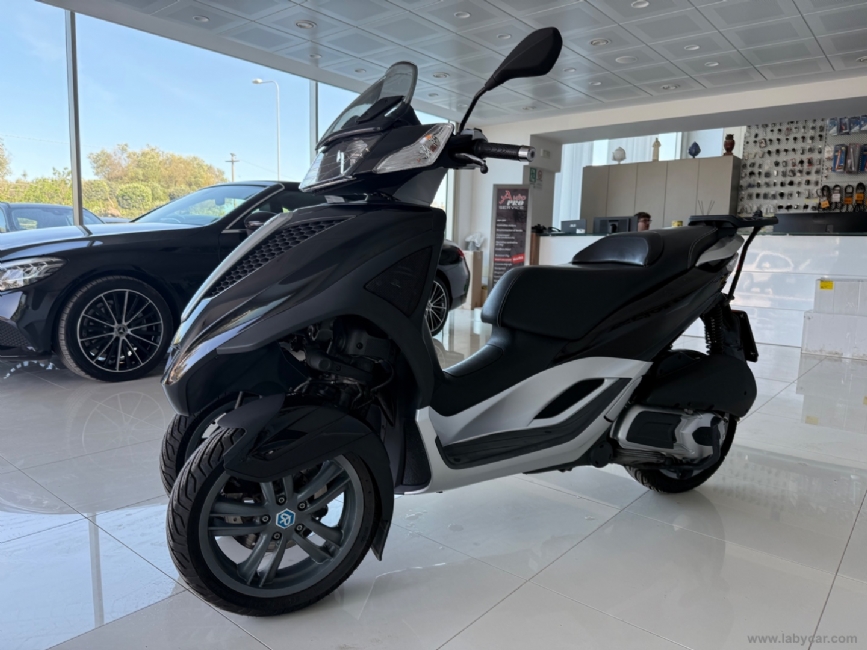PIAGGIO MP3 - 300CC