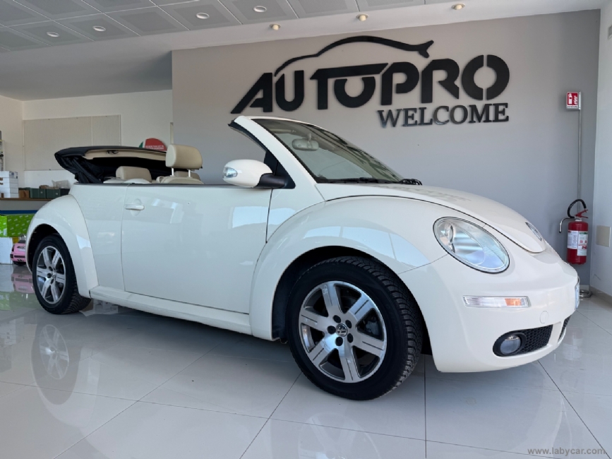 VOLKSWAGEN New Beetle