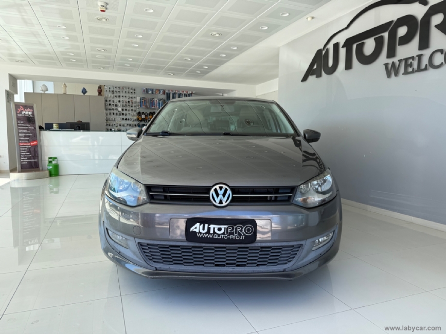 VOLKSWAGEN Polo