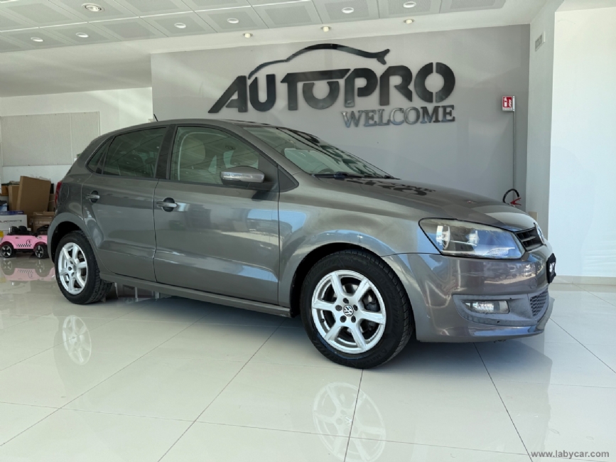 VOLKSWAGEN Polo