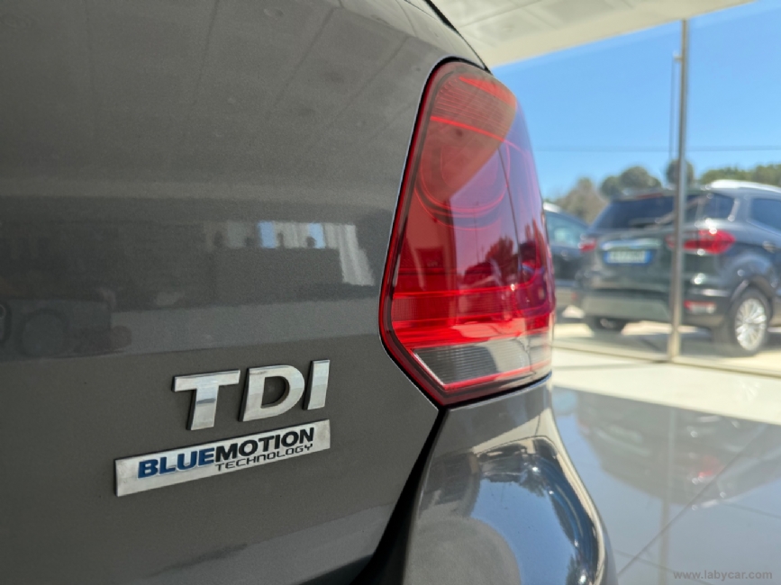 VOLKSWAGEN Polo