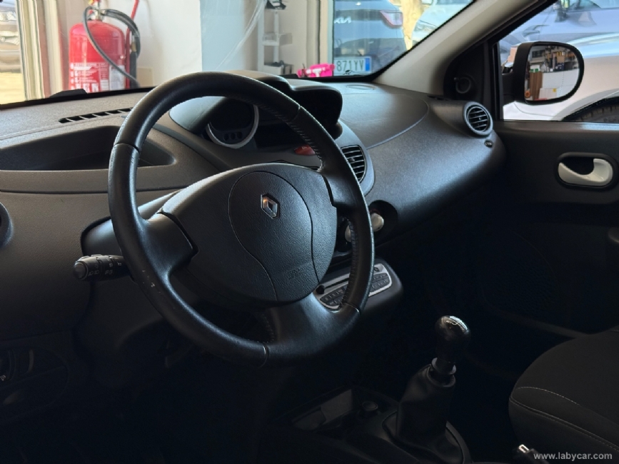 RENAULT Twingo