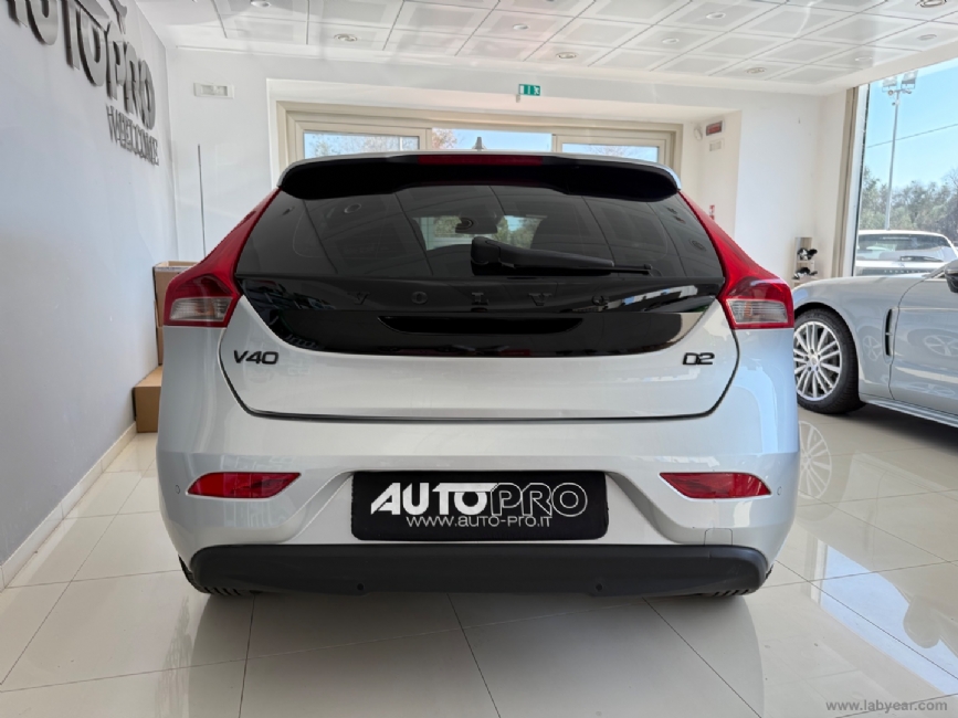 VOLVO V40