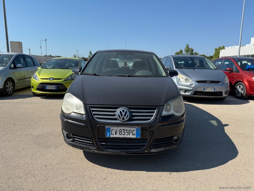 VOLKSWAGEN Polo