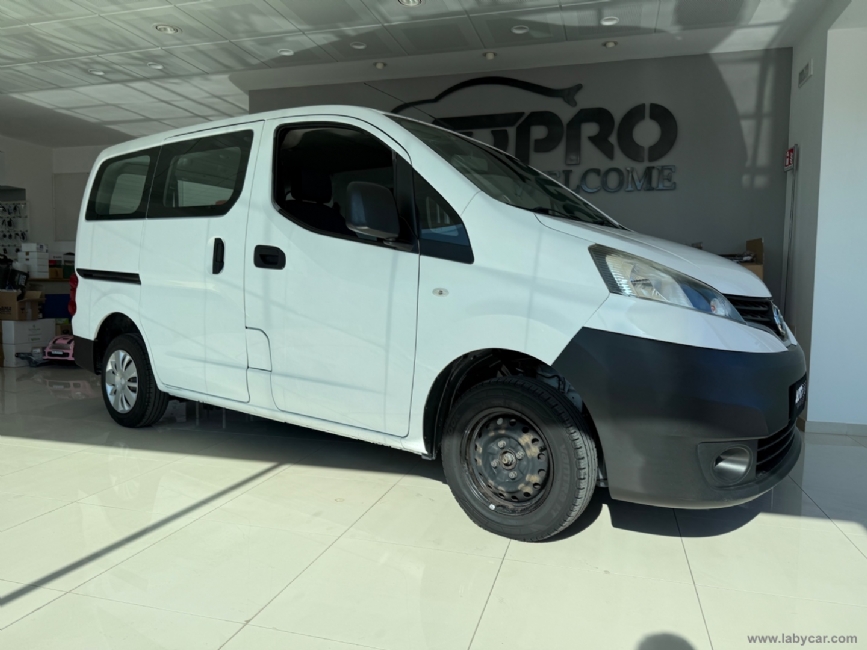 NISSAN NV200