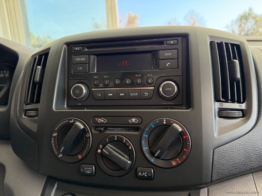 NISSAN NV200
