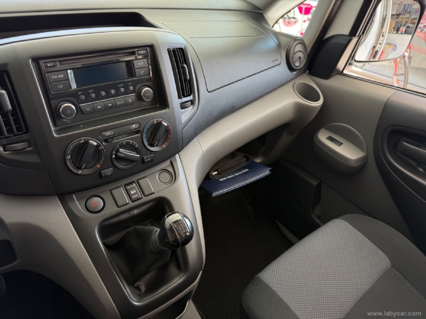 NISSAN NV200