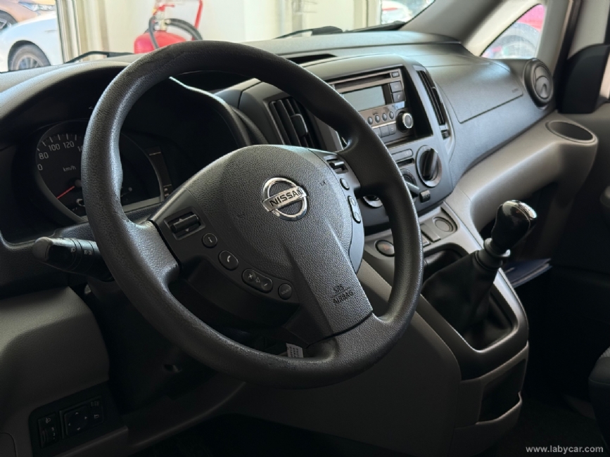 NISSAN NV200