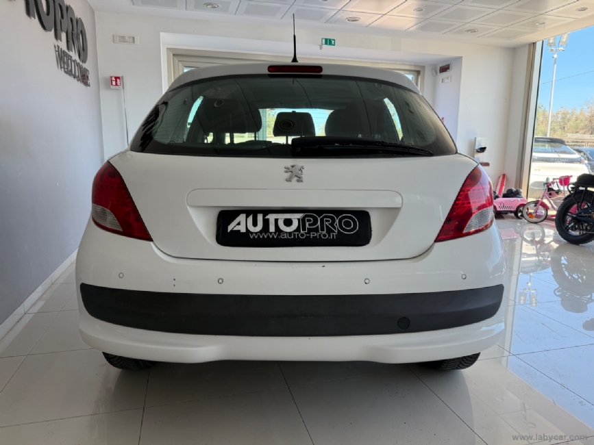 PEUGEOT 207
