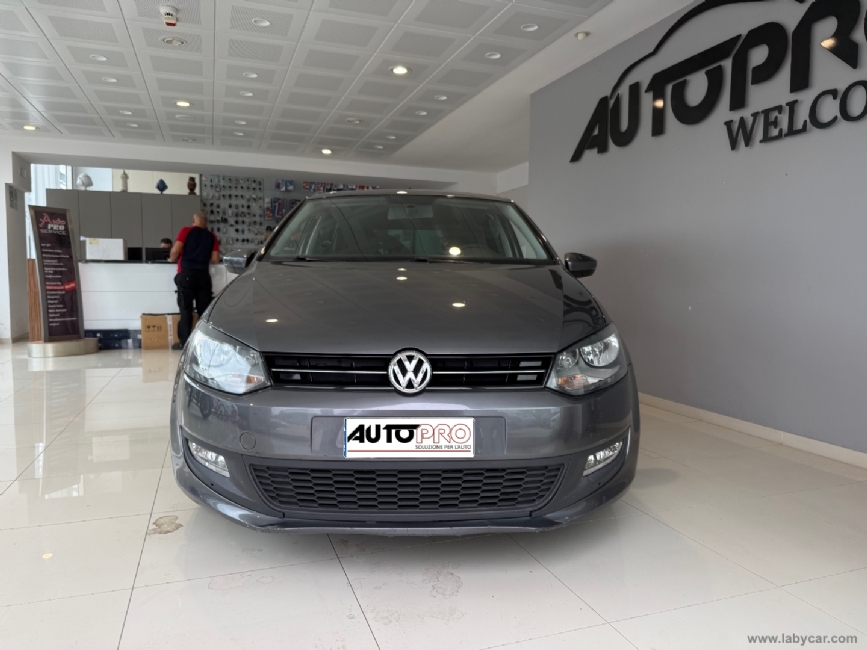 VOLKSWAGEN Polo