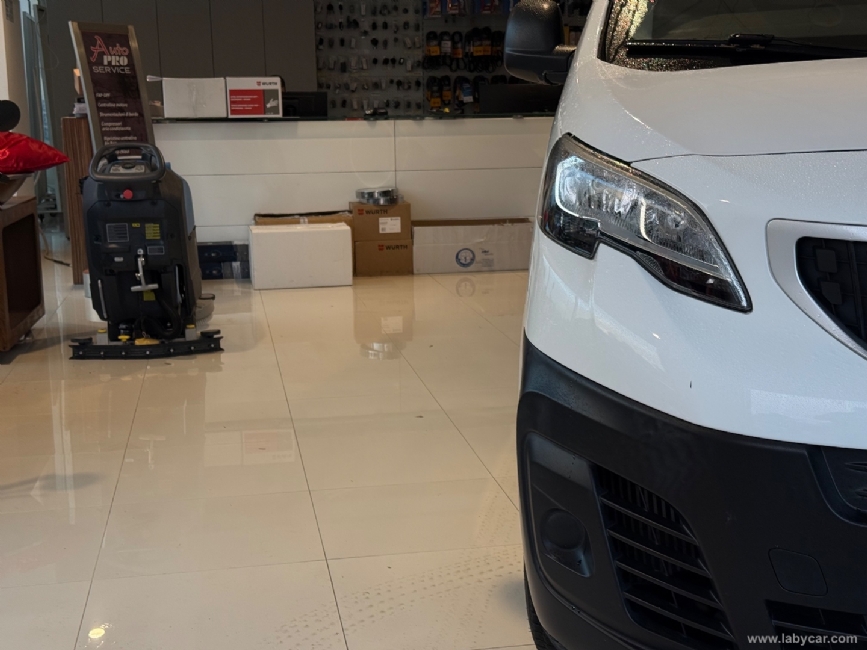 PEUGEOT Expert