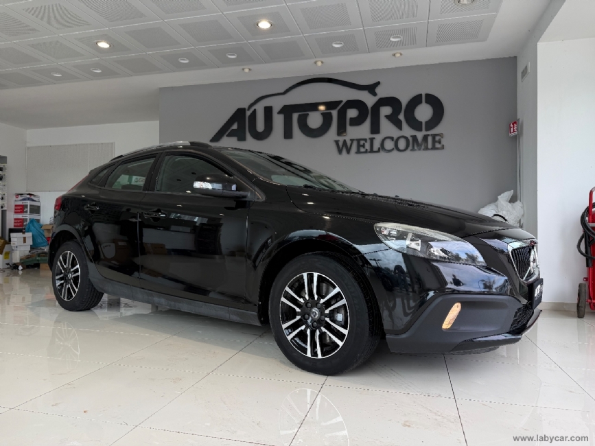 VOLVO V40 Cross Country