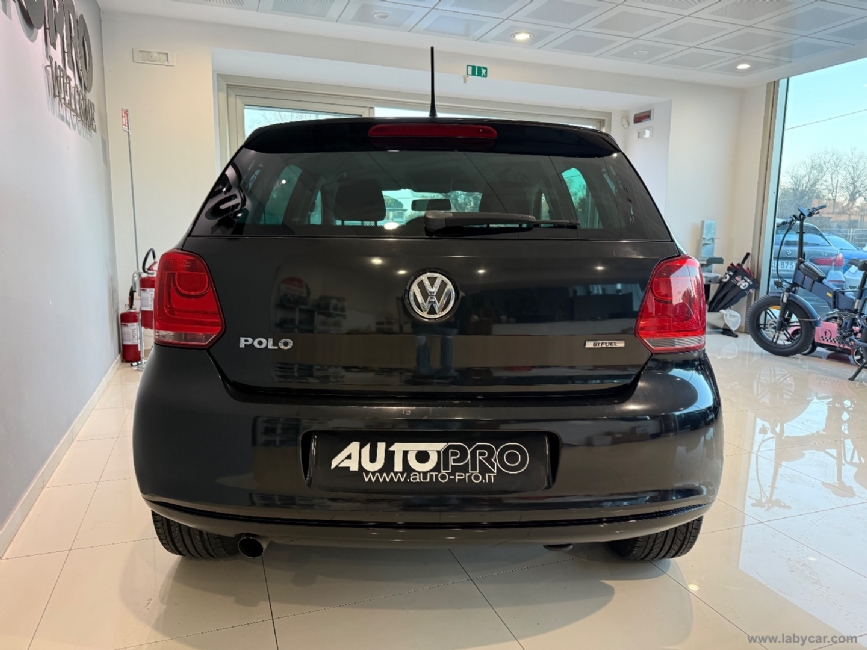 VOLKSWAGEN Polo
