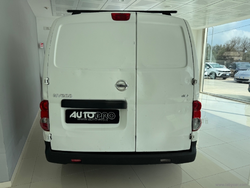 NISSAN NV200
