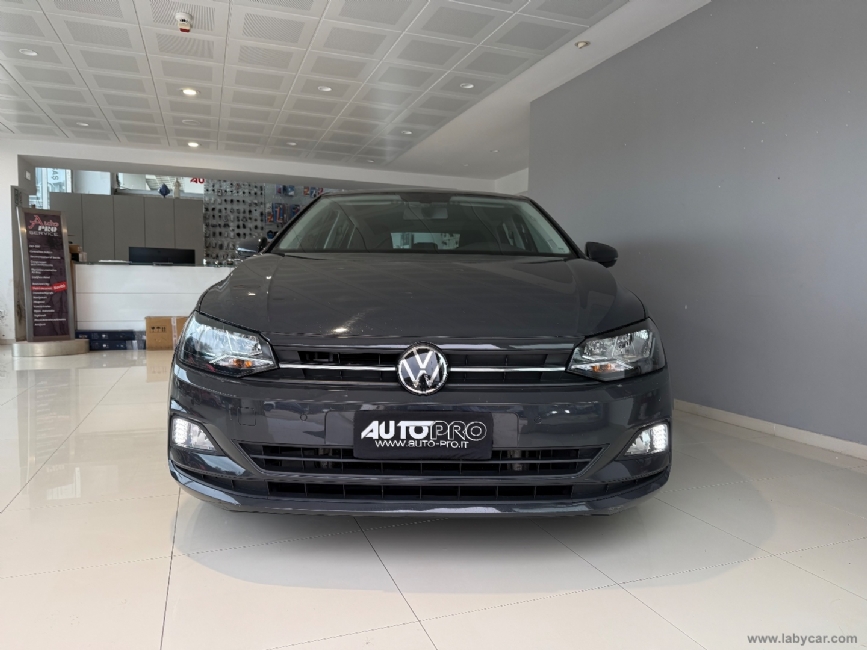 VOLKSWAGEN Polo