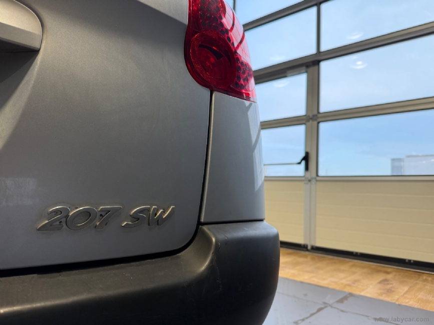 PEUGEOT 207
