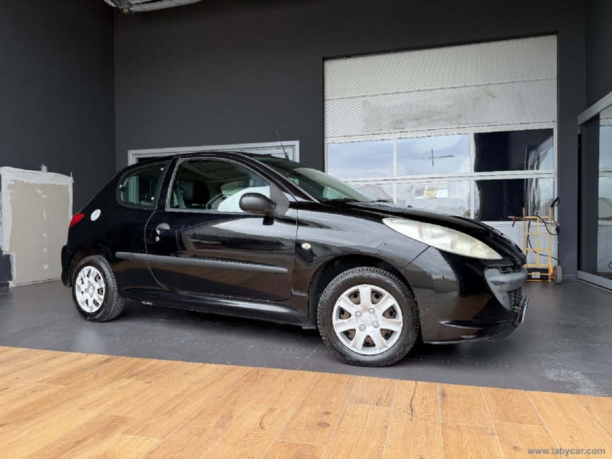 PEUGEOT 206