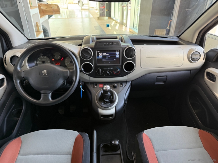 PEUGEOT Partner