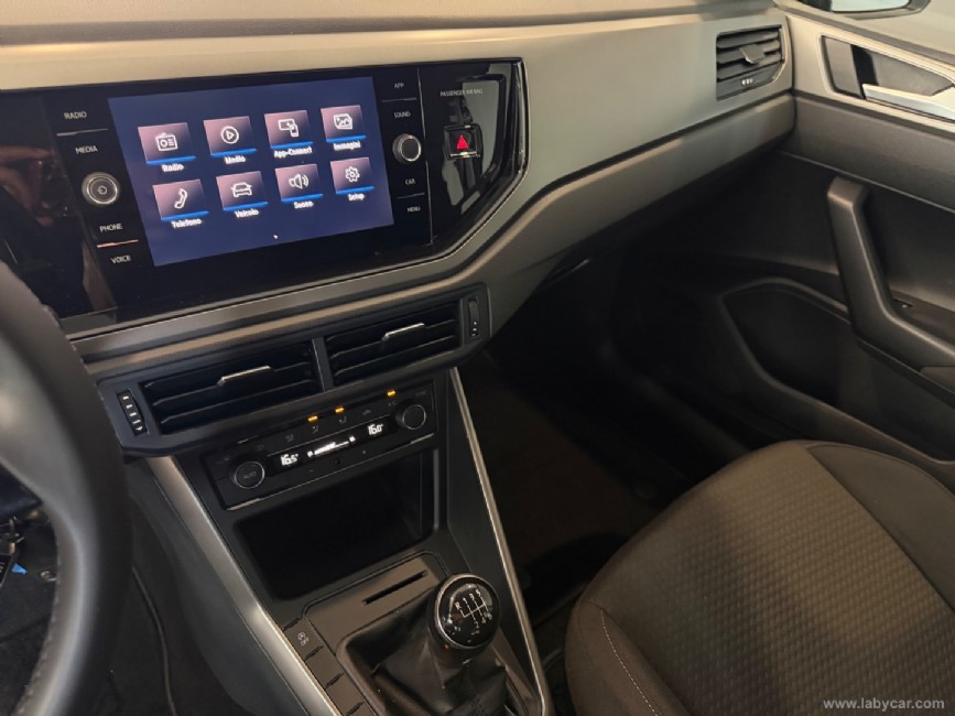 VOLKSWAGEN Polo