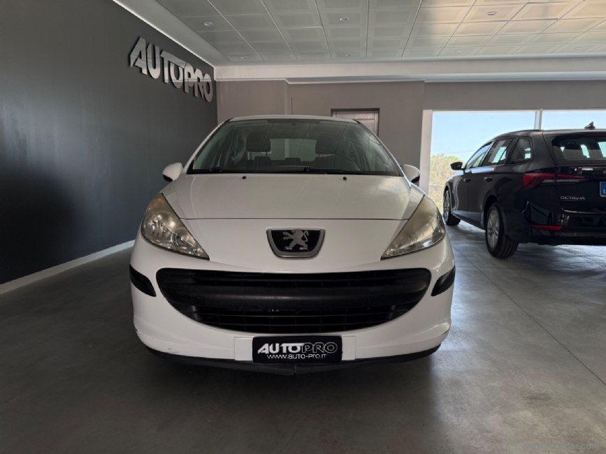 PEUGEOT 207