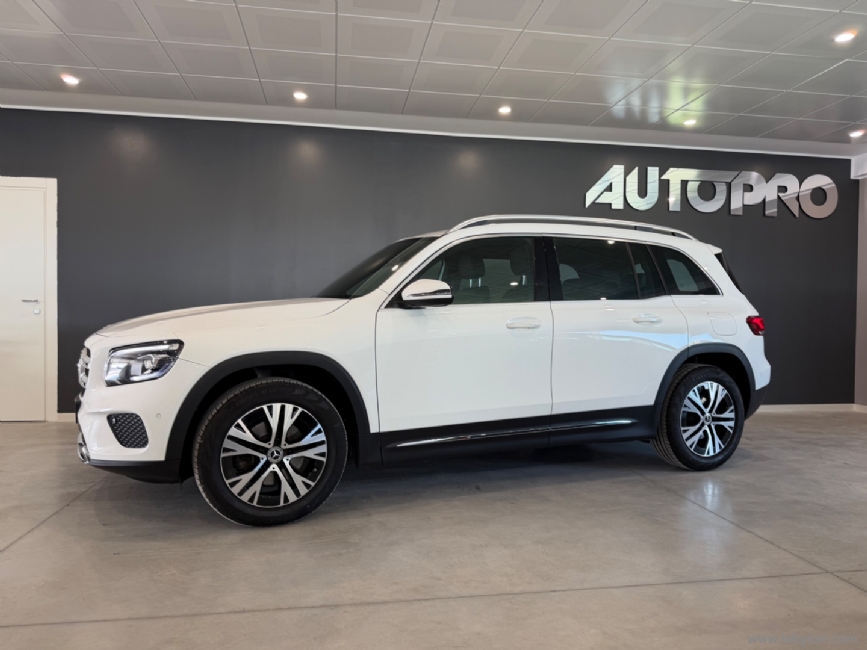 MERCEDES-BENZ Classe GLB