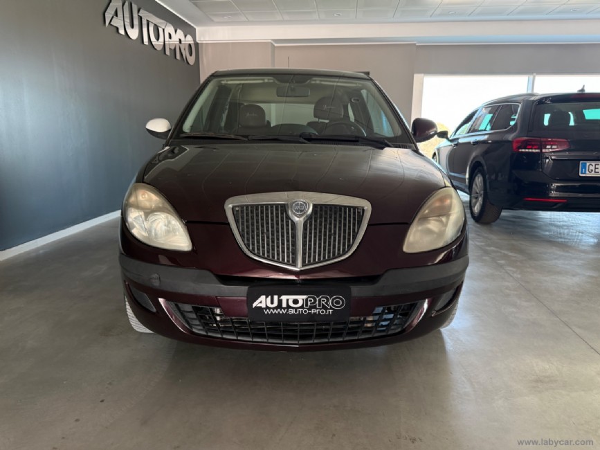 LANCIA Ypsilon