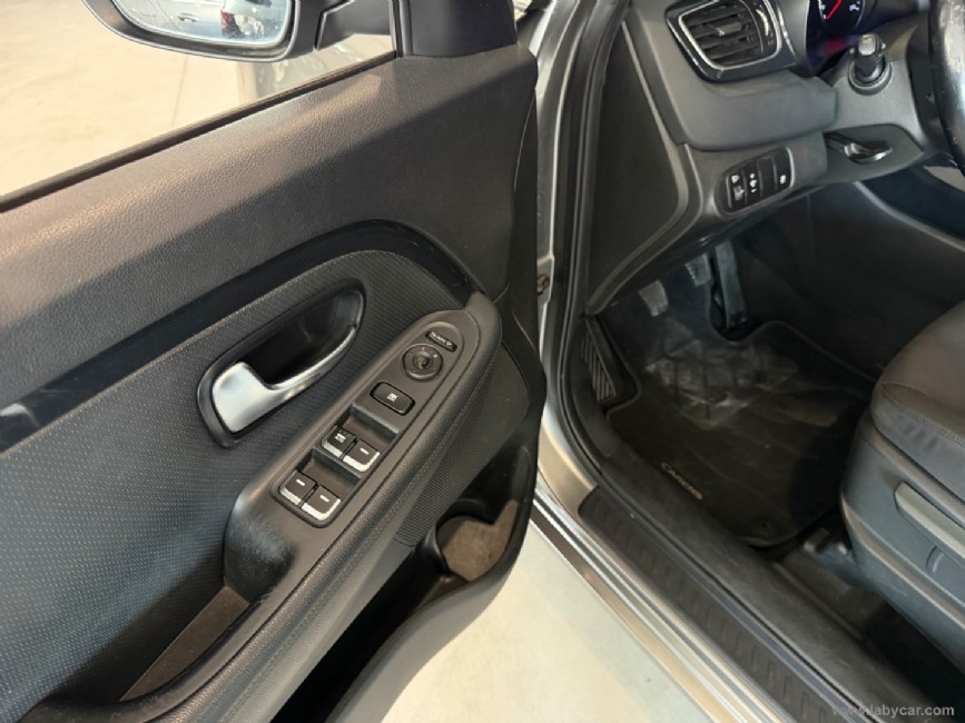 KIA Carens