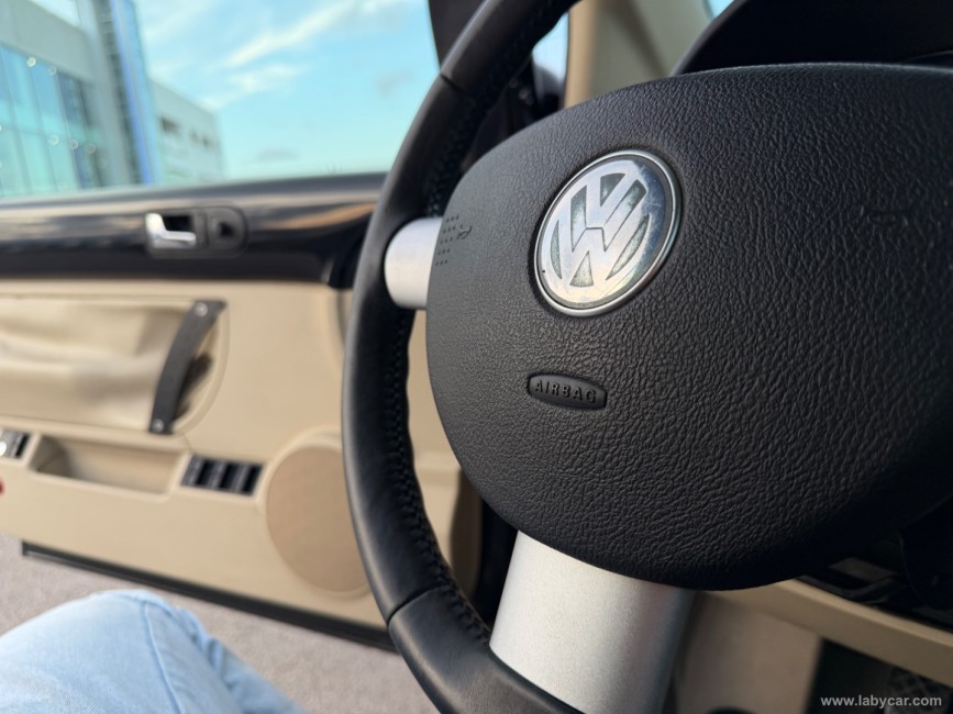 VOLKSWAGEN New Beetle